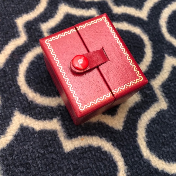 Sterling silver and genuine peridot ring. - Picture 5 of 5